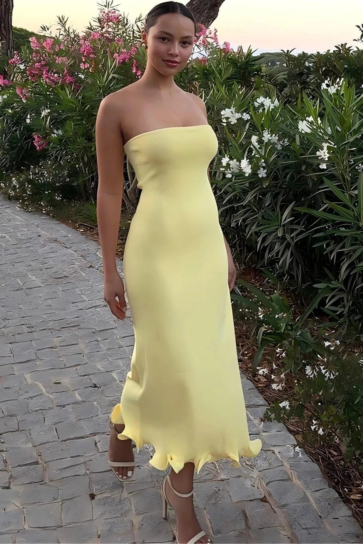 Sleeveless Ruffles Strapless Bodycon Mid Dress